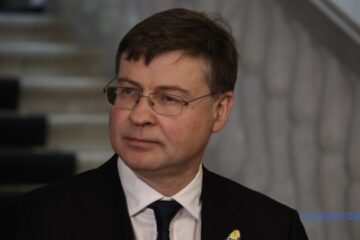 EU in talks with U.S. on Russia sanctions, but focused on finalizing its own 18th package – Dombrovskis