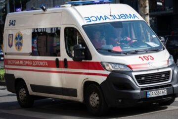 Russian drone strike injures woman in Kherson