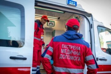Russian landmine injures volunteers delivering aid in Kherson region