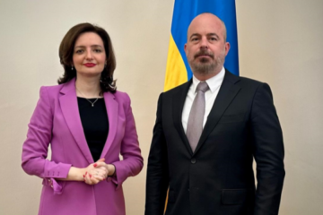 Ukrainian MFA briefs U.S. Chargé d’Affaires on urgent need for defense assistance