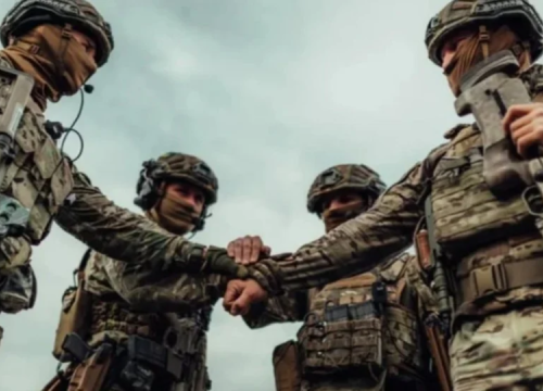 Russian propaganda spreads fake ads for ’18-24′ and ’60+’ military contracts