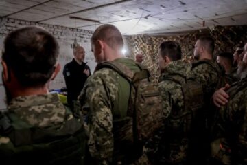 PM Shmyhal honors ‘Edelweiss’ brigade soldiers during visit to Donetsk region