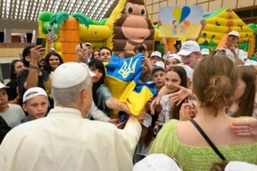 Pope Leo XIV meets with Ukrainian children at Vatican summer camp