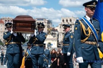 Kyiv bids farewell to fallen F-16 pilot Maksym Ustymenko