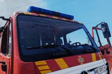 Two rescuers injured in Kryvyi Rih during repeated Russian strike
