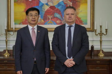 Ukraine urges China to support just peace based on UN Charter