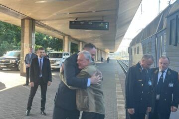 Keith Kellogg arrives in Ukraine on visit