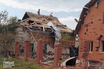 Russian forces strike Sumy community with three guided bombs