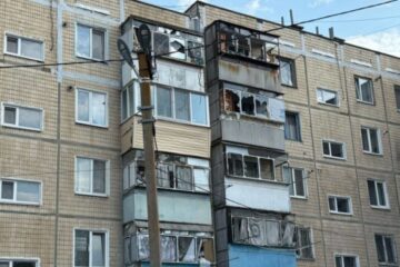 Shelling in Dnipropetrovsk region: four people injured, houses and sports school damaged in one day