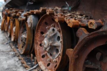 Ukrainian drone forces strike Russian tank, howitzer