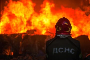 Enemy drones strike Okhtyrka community: Casualties reported, private sector on fire