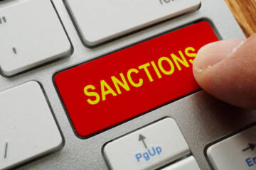 Security guarantees for Ukraine must include automatic sanctions, expert says