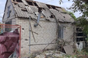 Russian troops attack suburbs of Kherson with drone, injuring two people