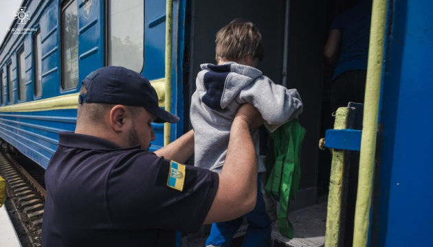345 children remain in mandatory evacuation zone in Donetsk region