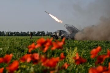 Ukrainian forces encircle Russian troops near Dobropillia, situation stabilizing