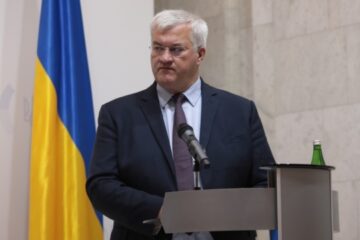 Ukraine’s foreign minister holds talks with counterparts from Poland, Norway