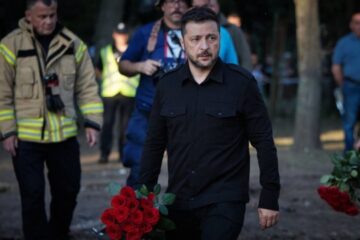 Zelensky visits high-rise destroyed by Russian strike in Kyiv