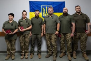 Zelensky honors combat medics serving in Kharkiv region