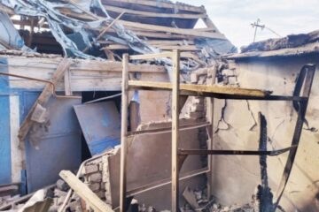 Russian air strike on Zaporizhzhia region kills two, injures ten