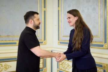 Ukrainian president, Romanian FM discuss security in Black Sea region