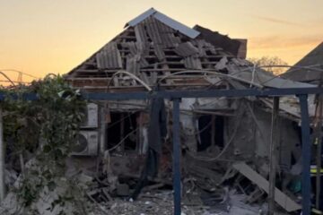 Russian artillery strike on Nikopol kills one, injures another
