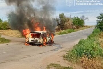 Russians strike car in Zaporizhzhia region with drone, kill two