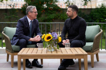 Zelensky and Starmer discuss expectations for meeting in Alaska and security guarantees