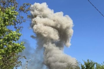Russians shell Sloviansk, damage private homes
