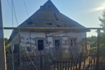 Russian troops attack Dnipropetrovsk region with glide bombs, drones, and artillery