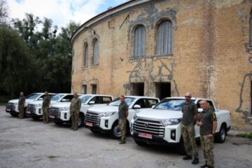 Kyiv region sends pickup trucks to Achilles regiment