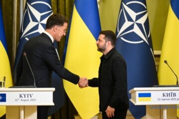 Zelensky holds meeting with Rutte in Kyiv
