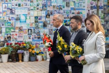 President Zelensky, First Lady, PM Carney honor fallen soldiers in Kyiv