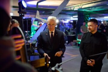 Zelensky shows Carney Ukraine’s latest military developments