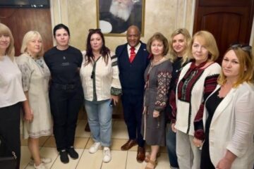 Trump’s spiritual advisor meets families of Azovstal defenders