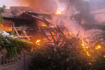 Russian troops shell Kherson with artillery, leaving one dead and one wounded