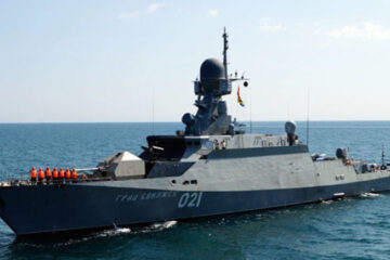 Ukrainian forces strike Russian Kalibr missile carrier in Sea of Azov