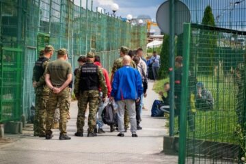 Poland deports 15 Ukrainian citizens