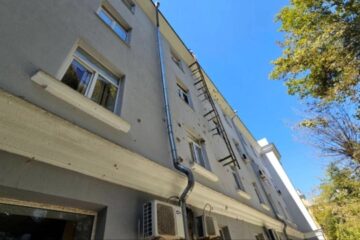 Civilian infrastructure damaged as Russians shell central Kherson