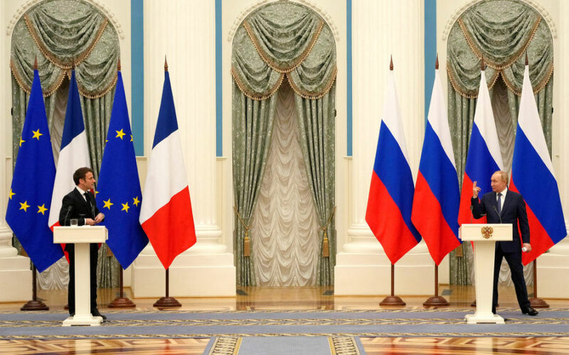 President of France Macron met with Russian President Putin in Moscow