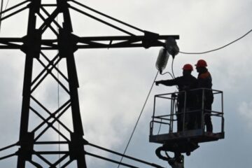 Power engineers come under enemy fire in Kharkiv region’s Vovchansk