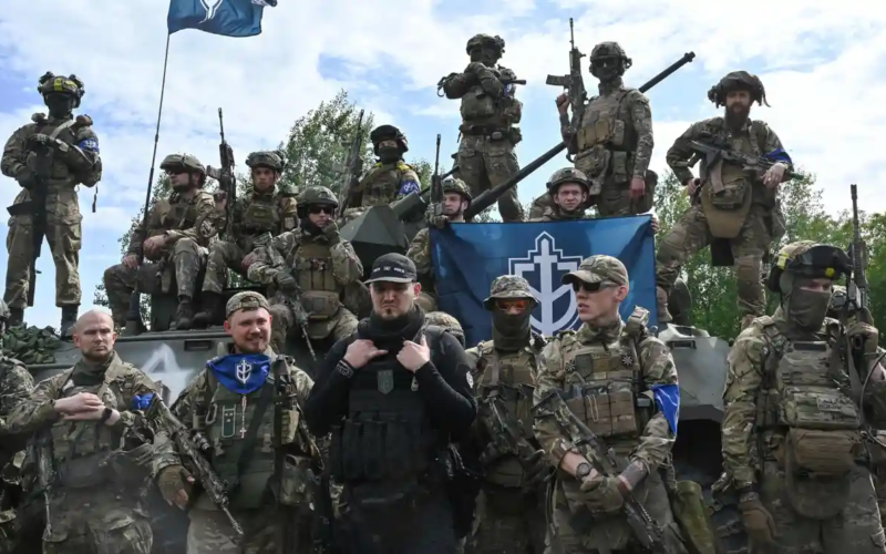 Pro-Ukraine group of partisans captures Russian soldiers